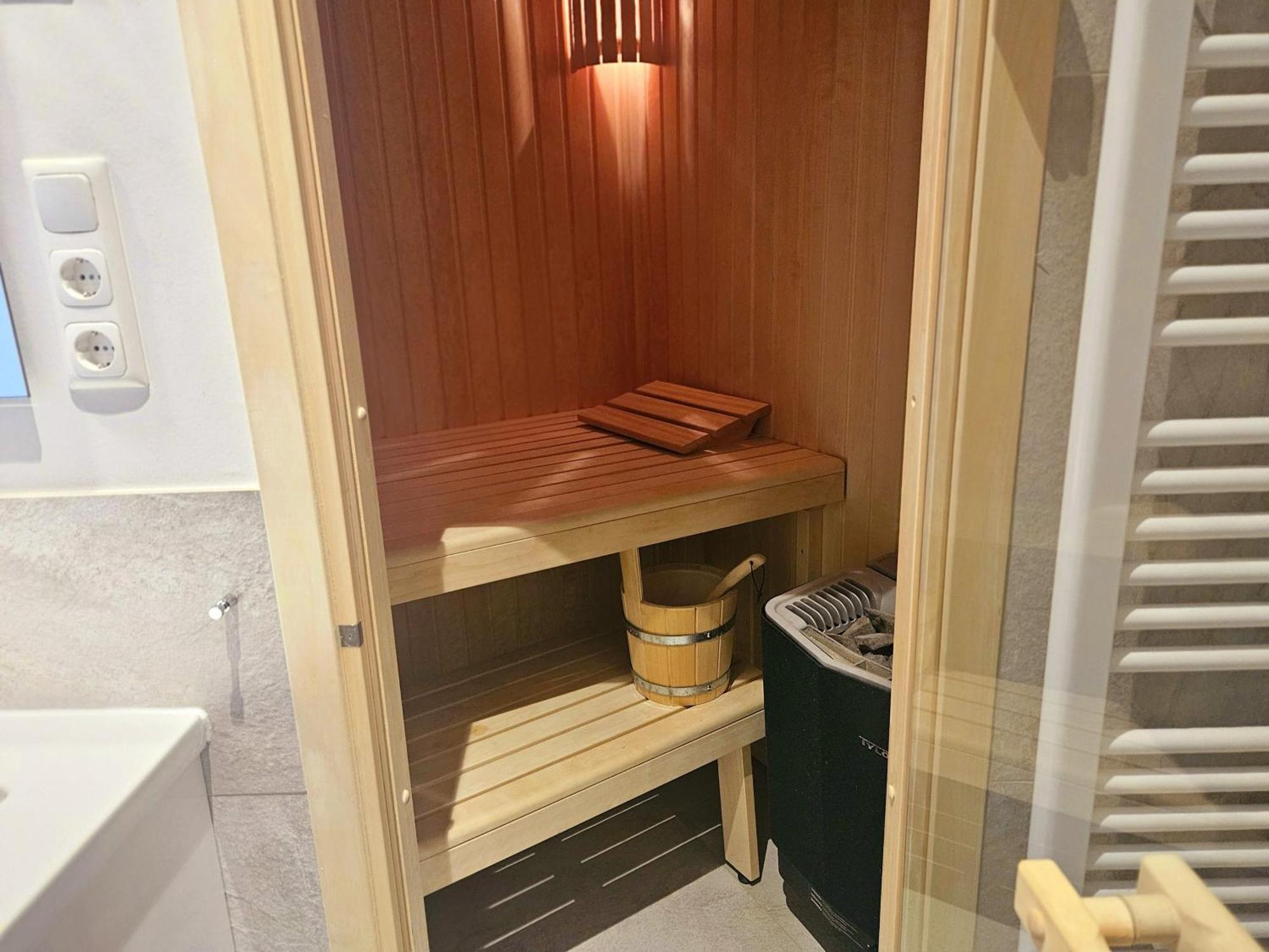 App 9 Penthouse 